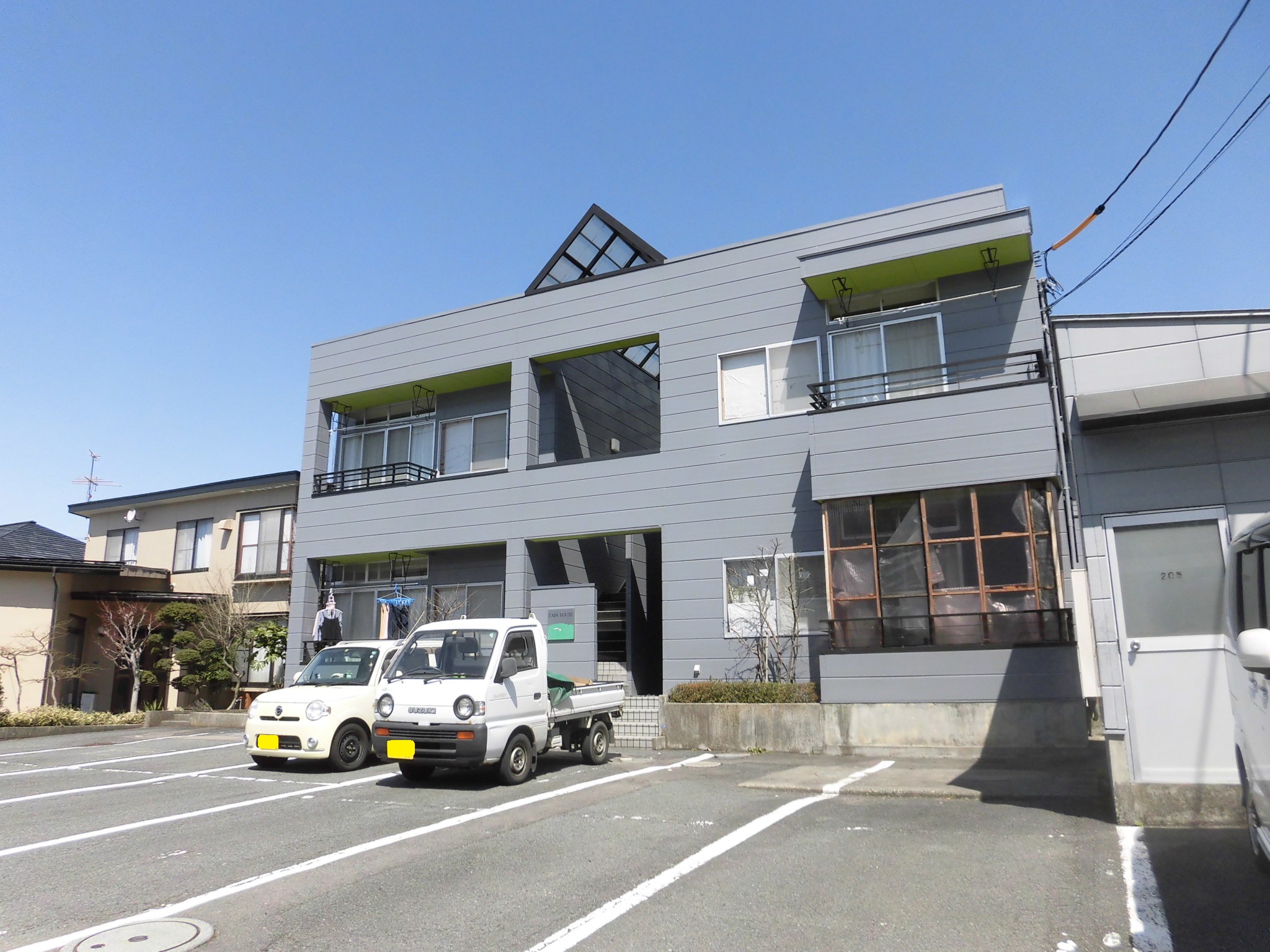 ファインハウス   102